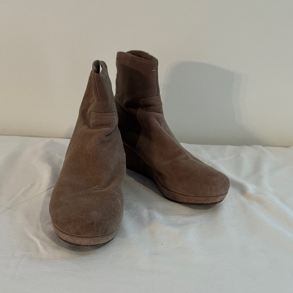 Chocolat Blu Taupe Suede Ankle Boots